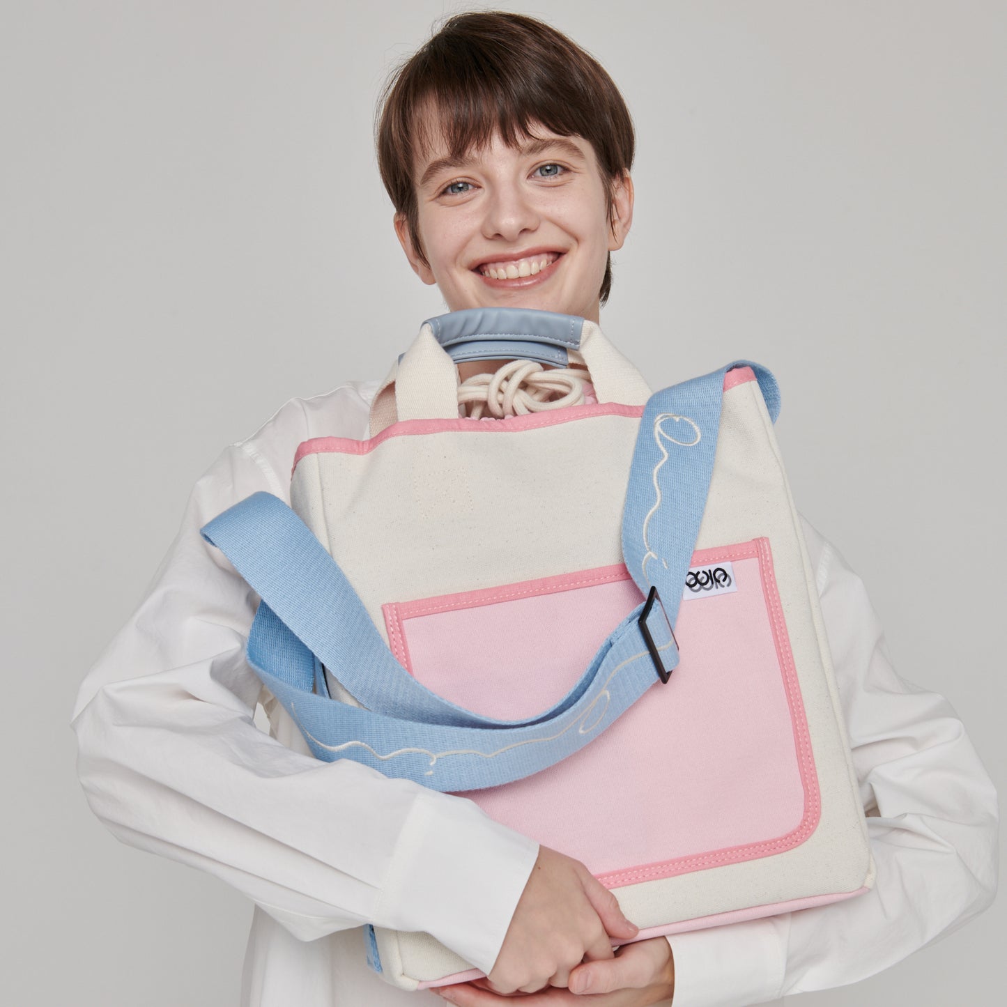 TIDY BAG L STRAWBERRY MILK [Strap not detachable]