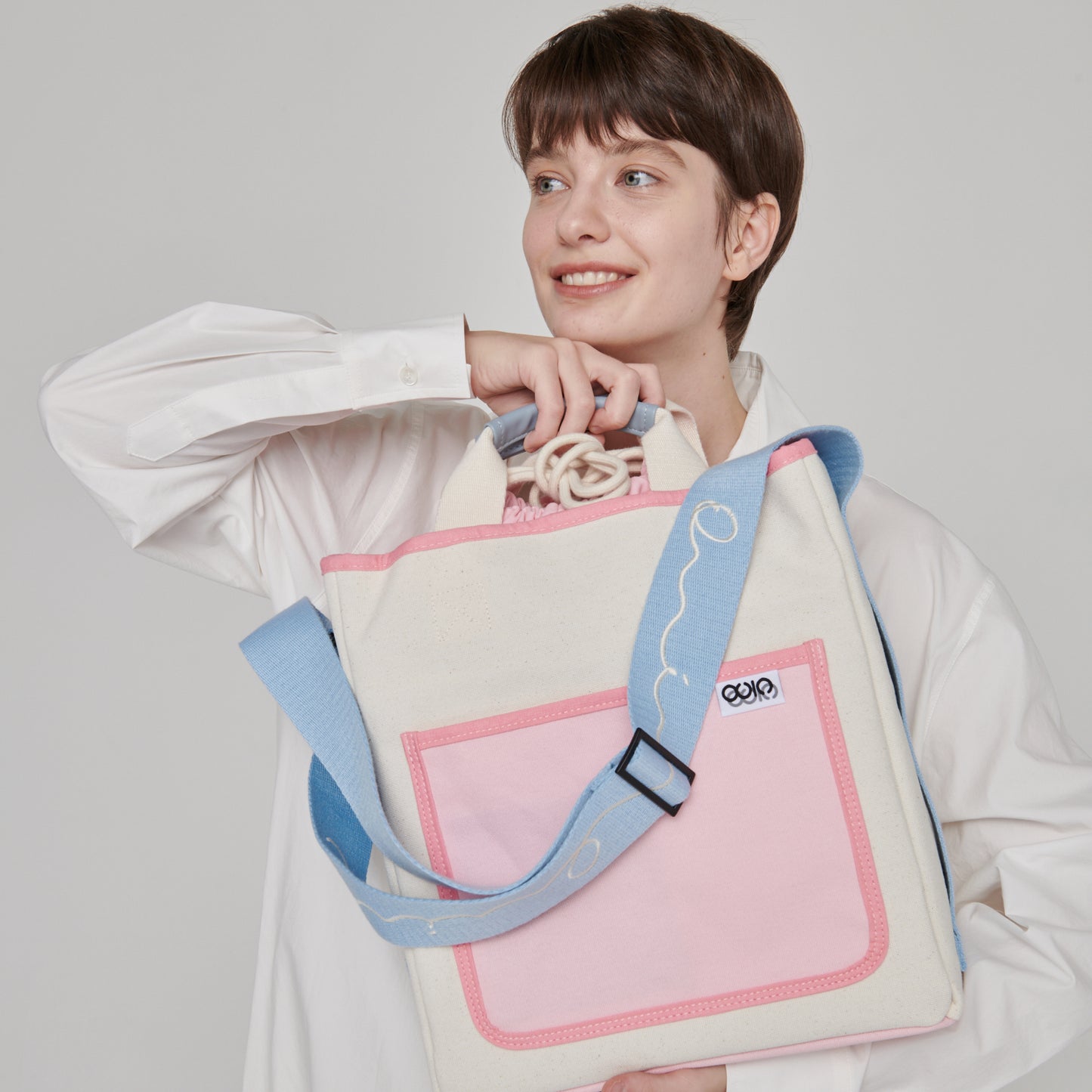 TIDY BAG L STRAWBERRY MILK [Strap not detachable]